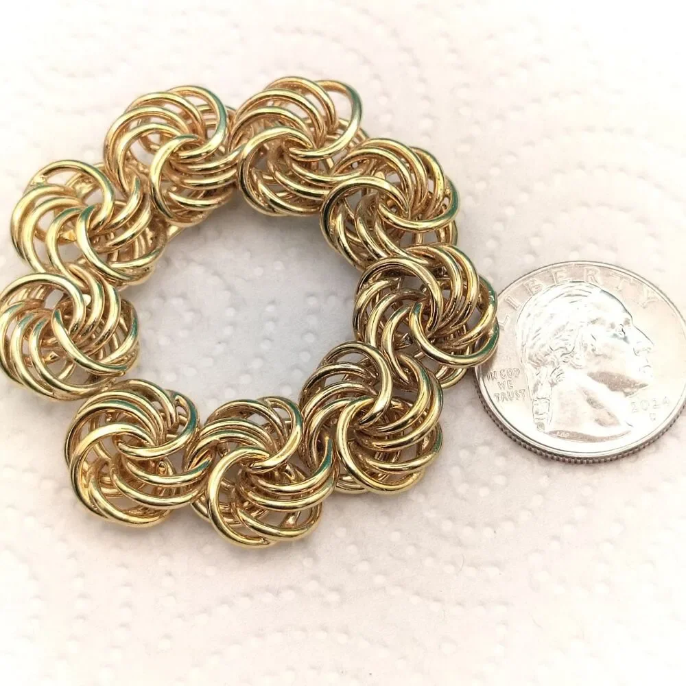 Vintage Gold Tone Wreath Brooch Pin 1.5